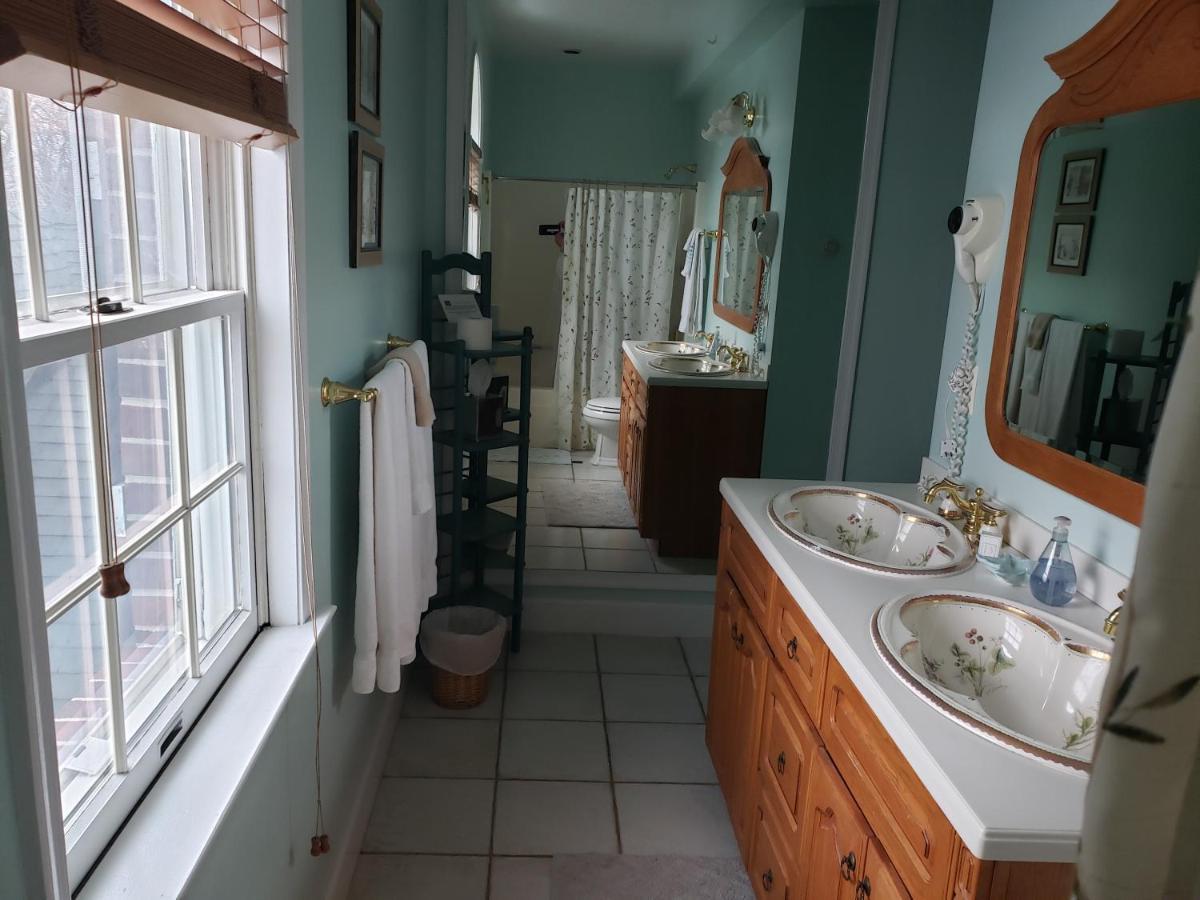 Blue Heron Inn - A Bed And Breakfast Llc โซโลมอนส์ ภายนอก รูปภาพ